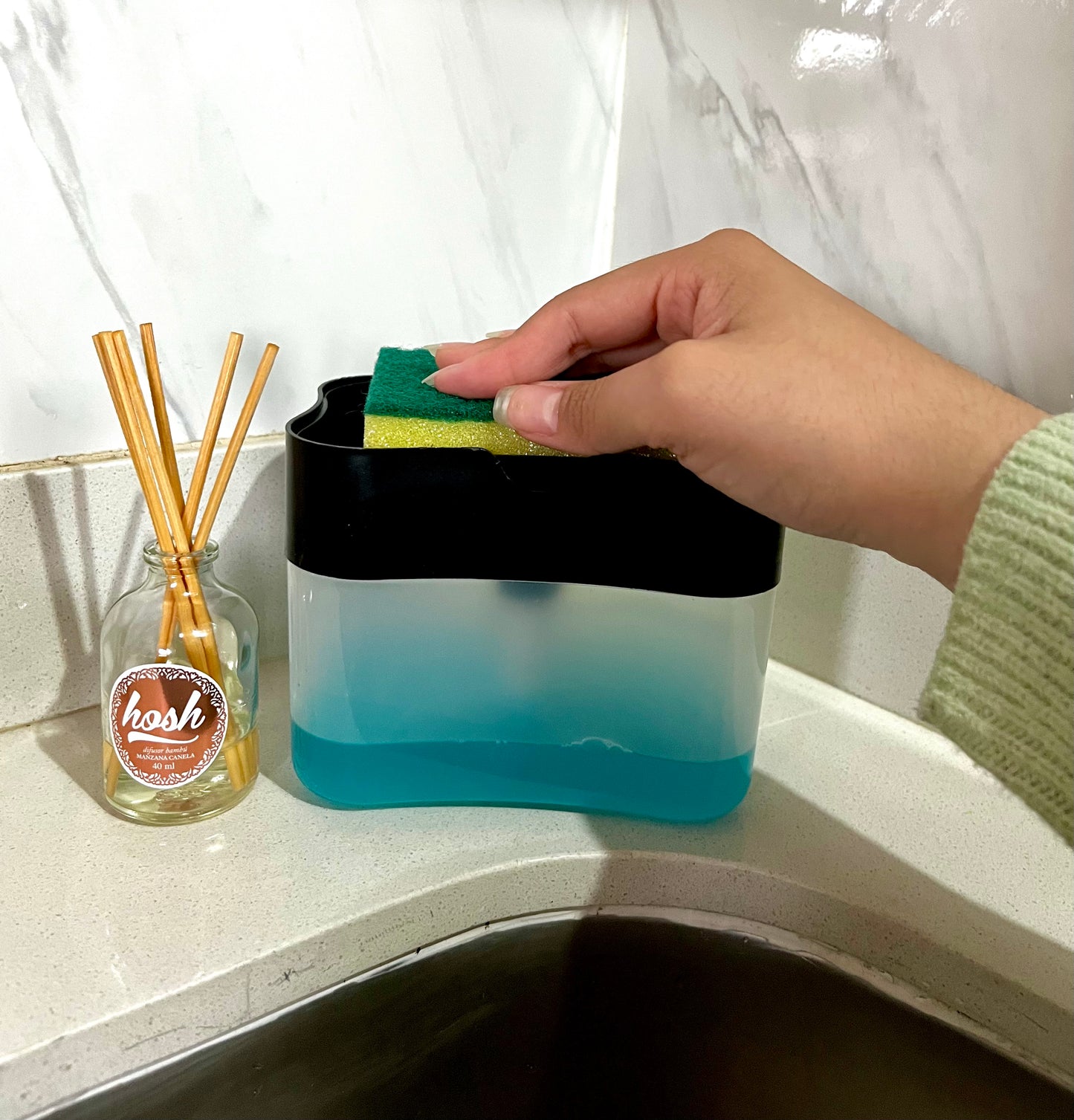 Dispensador de jabón con esponja