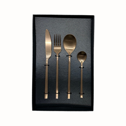 Juego de cubiertos bronce