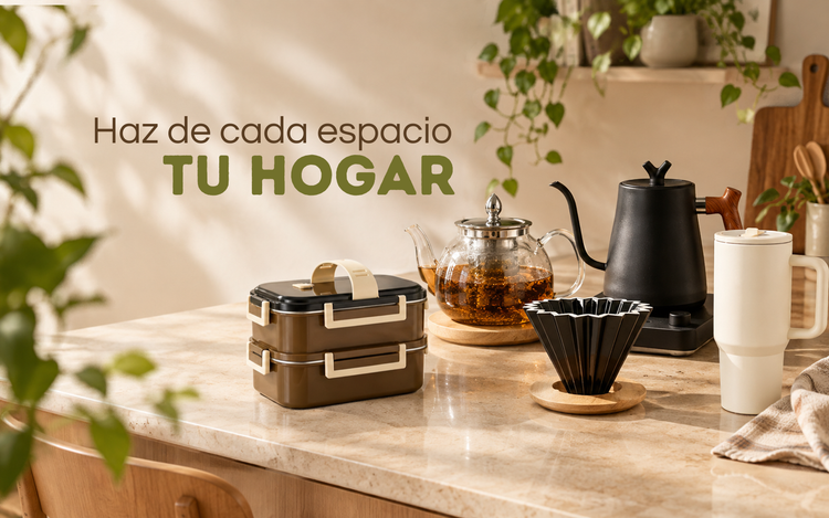 Lonchera, tetera, café de filtro y termo sobre el mesón de una cocina